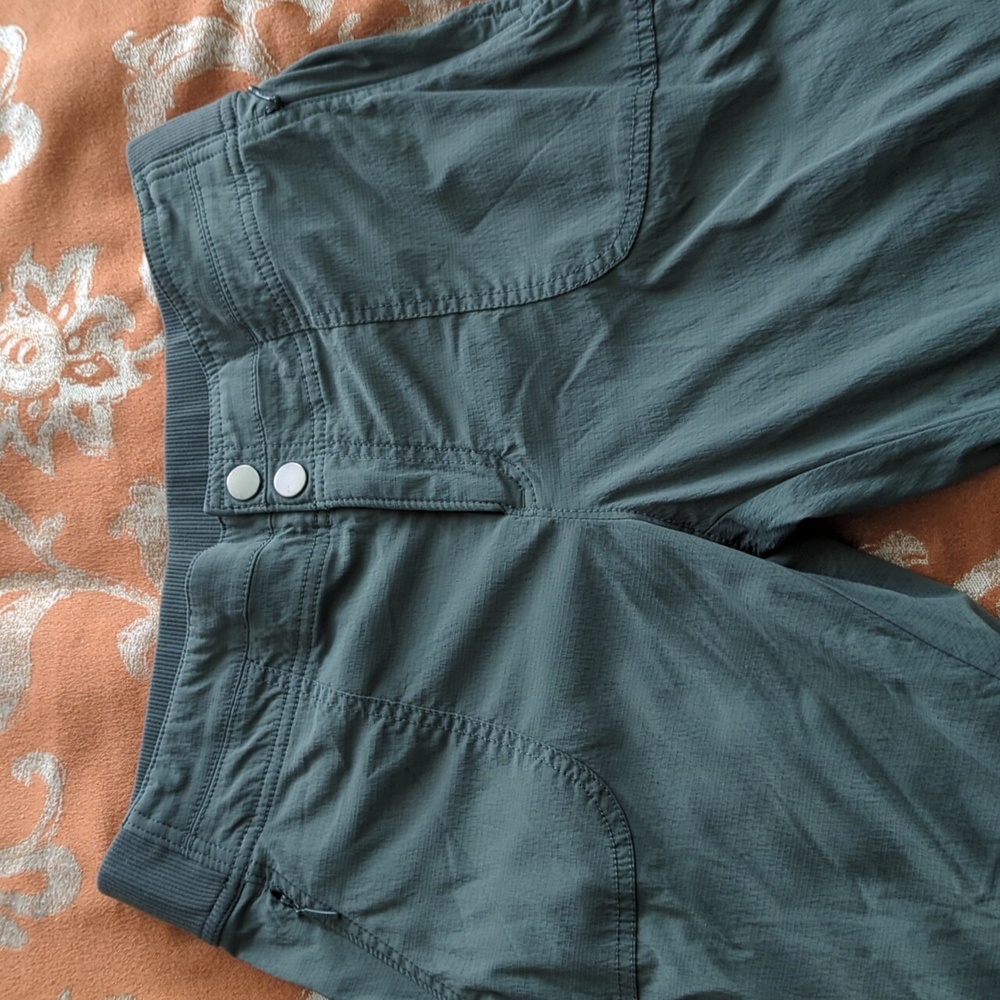 Athleta Ripstop Windbreaker Crop size 8